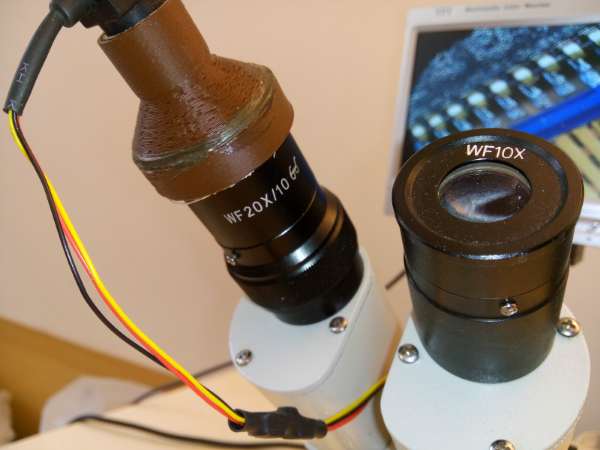 Mikroskop-Monitorhalter
